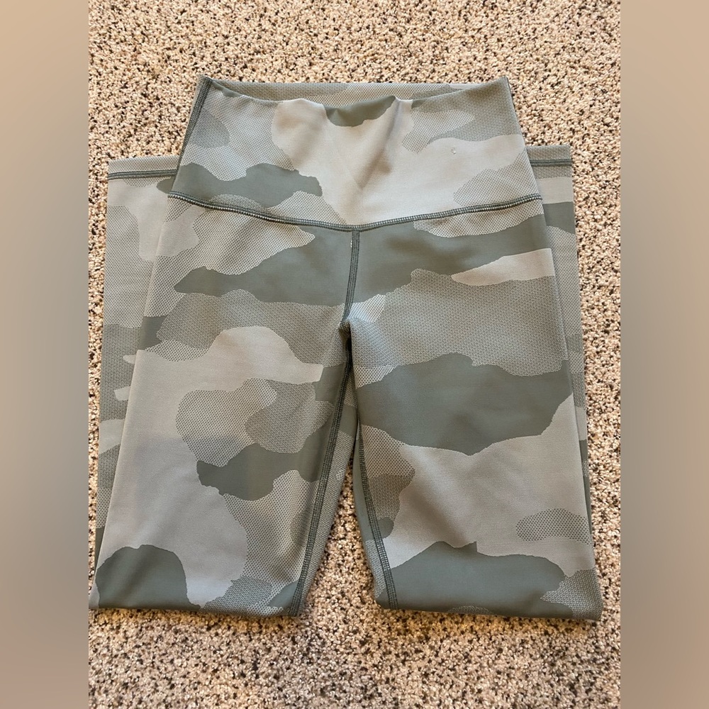 EUC Aerie Camo Leggings
